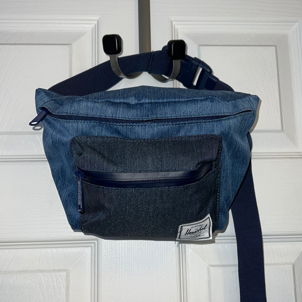HERSHEL SUPPLY COMPANY “Seventeen” Belt Bag Fanny Pack